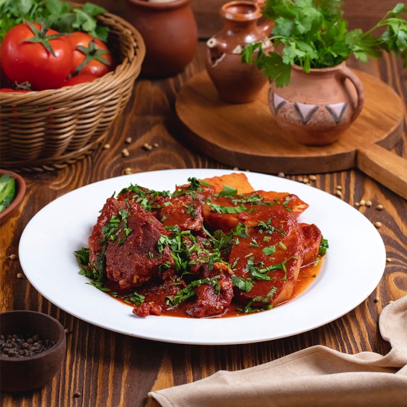 Chiliflocken Entdecken Sie Pul Biber Chiliflocken von Nabali Fairkost, nachhaltig angebaut und direkt aus Tunesien. Mit ihrem intensiven Aroma und der milden Schärfe verfeinern sie eine Vielzahl von Gerichten. Unsere fair gehandelten Gewürze werden in Kooperation mit Roots Natural sorgfältig verarbeitet und bieten höchste Qualität. Perfekt für Fleisch, Gemüse, Suppen und mehr – im praktischen wiederverschließbaren Beutel!